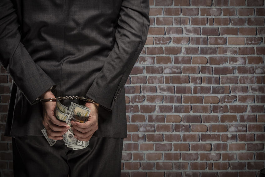 Man handcuffed trying to make bail